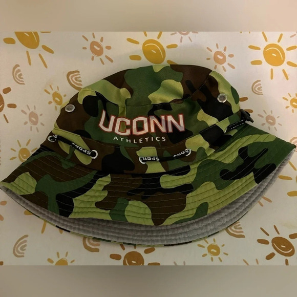 UConn Athletics Unisex Reversible‎ Camouflage and grey bucket hat cinch on camo - Picture 1 of 3